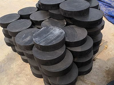 新绛县板式橡胶支座由若干层橡胶片与薄钢板经加压硫化